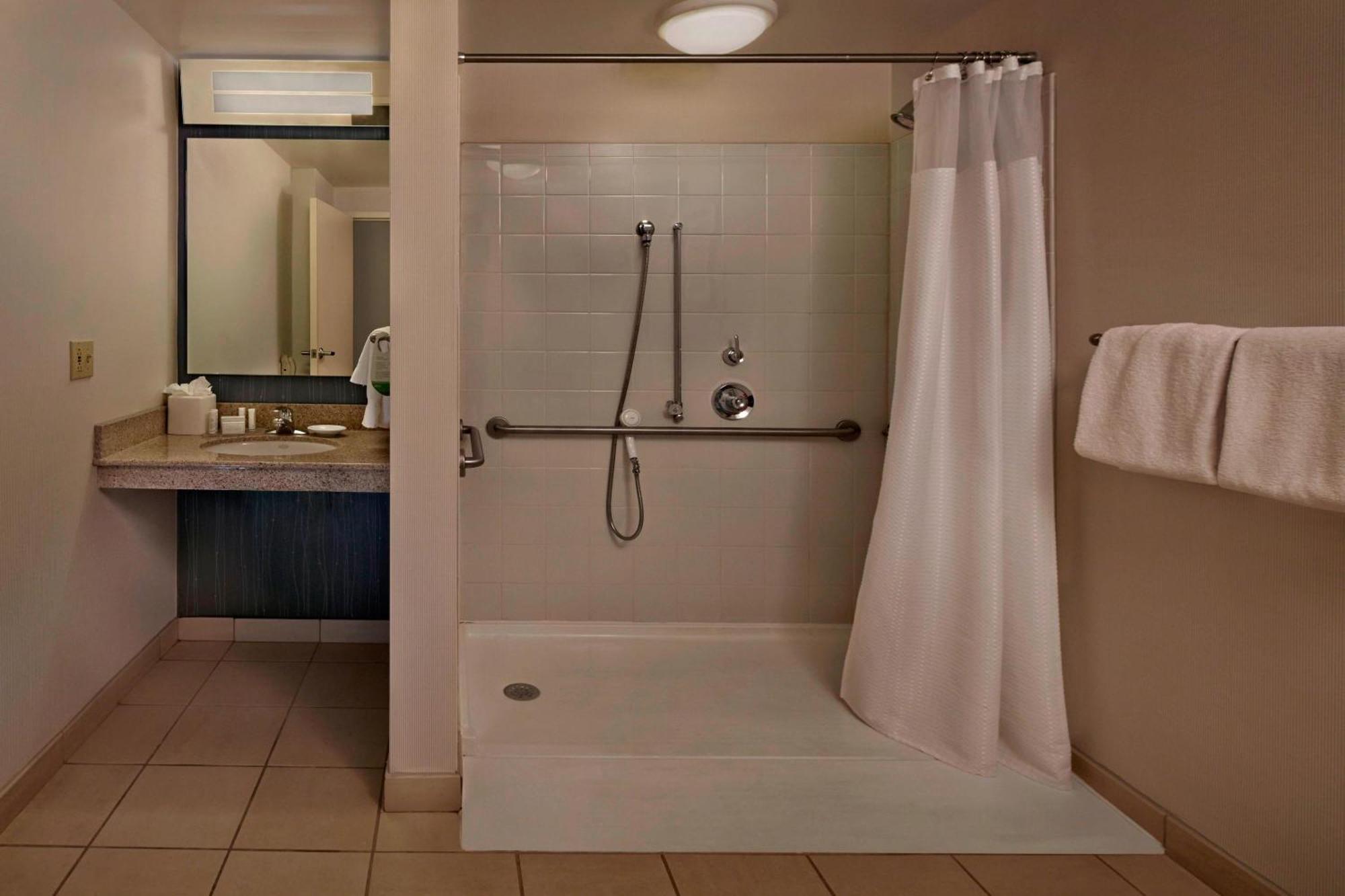 Courtyard By Marriott Providence Warwick Hotel Ngoại thất bức ảnh